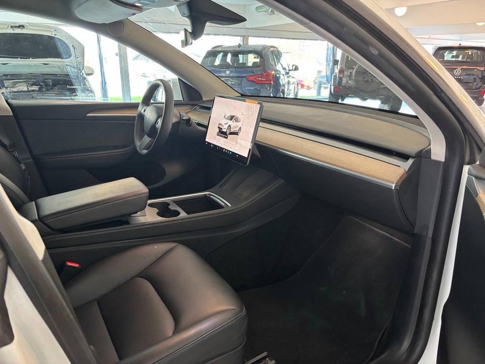 Tesla Model Y Long Range AWD 5d