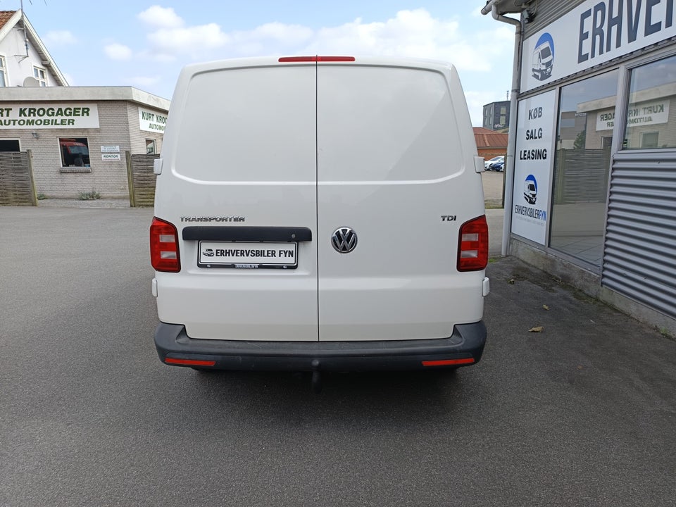 VW Transporter 2,0 TDi 102 Kassevogn kort