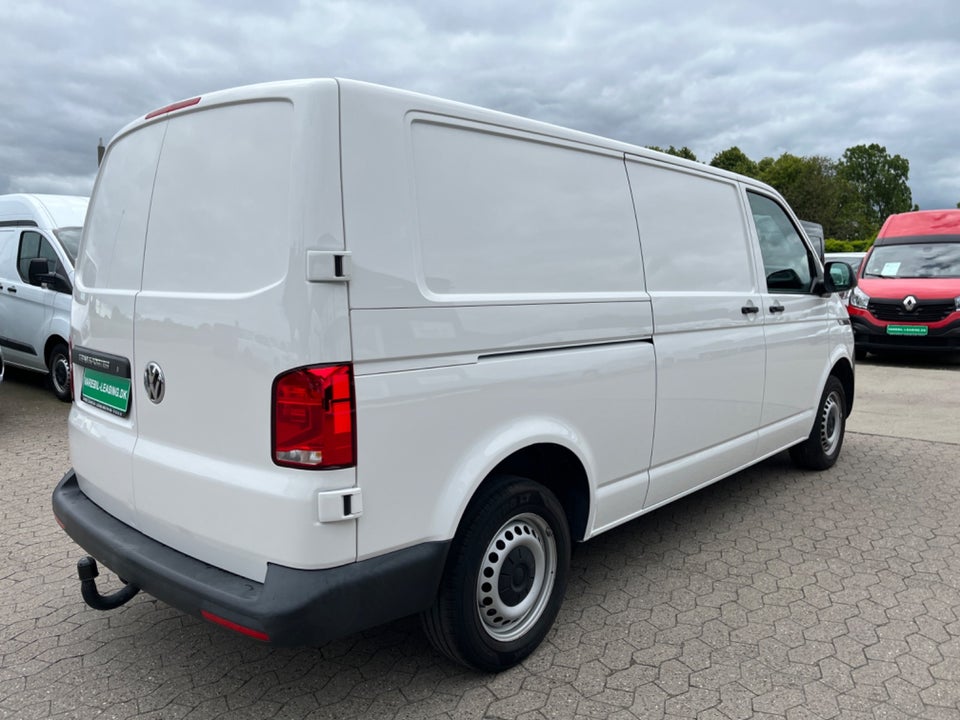 VW Transporter 2,0 TDi 110 Kassevogn lang