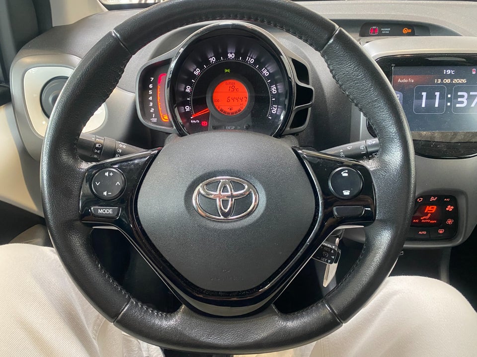 Toyota Aygo 1,0 VVT-i x-press 5d