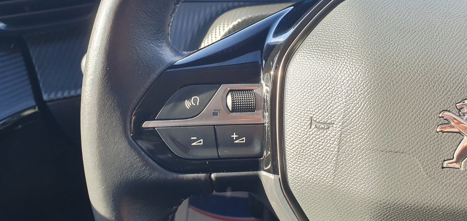 Peugeot e-208 50 Allure Limited 5d