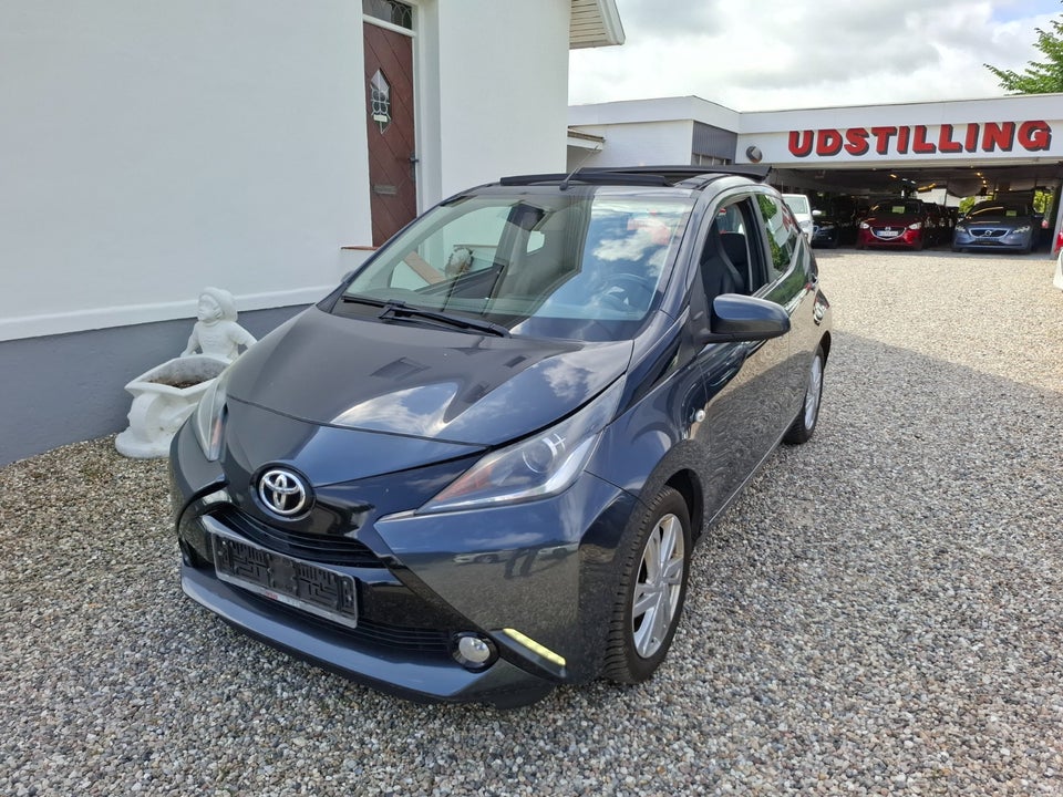 Toyota Aygo 1,0 VVT-i x-wave Sky 5d
