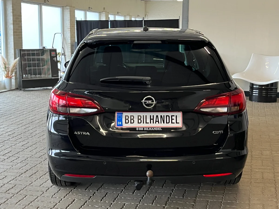 Opel Astra 1,6 CDTi 136 Enjoy Sports Tourer 5d