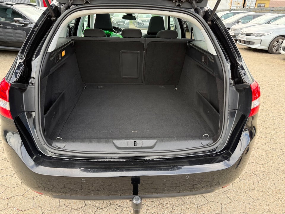 Peugeot 308 1,6 BlueHDi 120 Allure Sky SW 5d