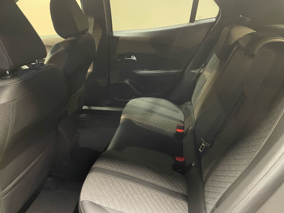Peugeot 2008 1,2 PureTech 100 Allure 5d