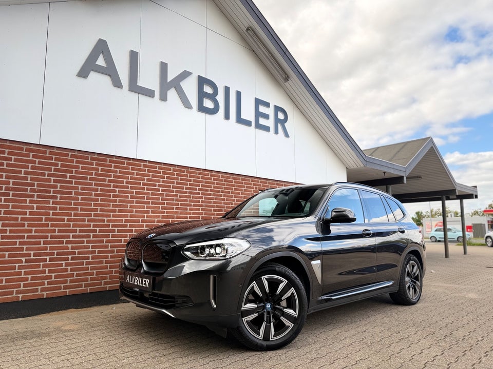 BMW iX3 Charged 5d