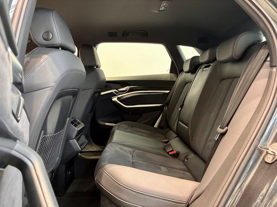 Audi e-tron 55 S-line quattro 5d