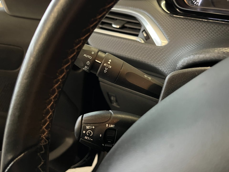 Peugeot 208 1,6 BlueHDi 100 Allure 5d