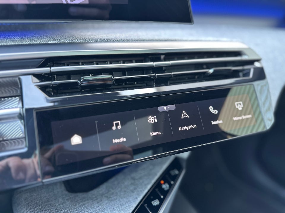 Peugeot e-3008 77 GT Pack 5d