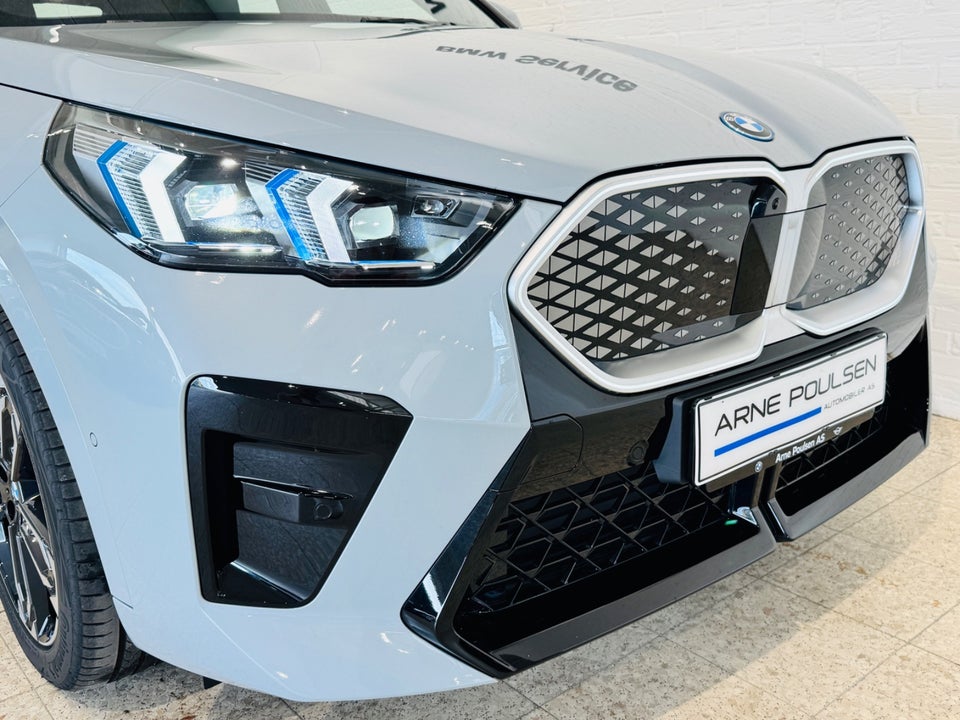 BMW iX2 eDrive20 Fully Charged 5d
