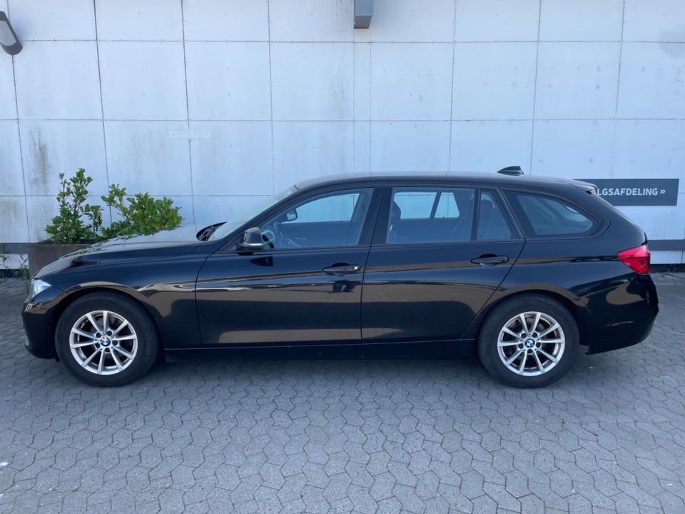 BMW 320i 2,0 Touring 5d