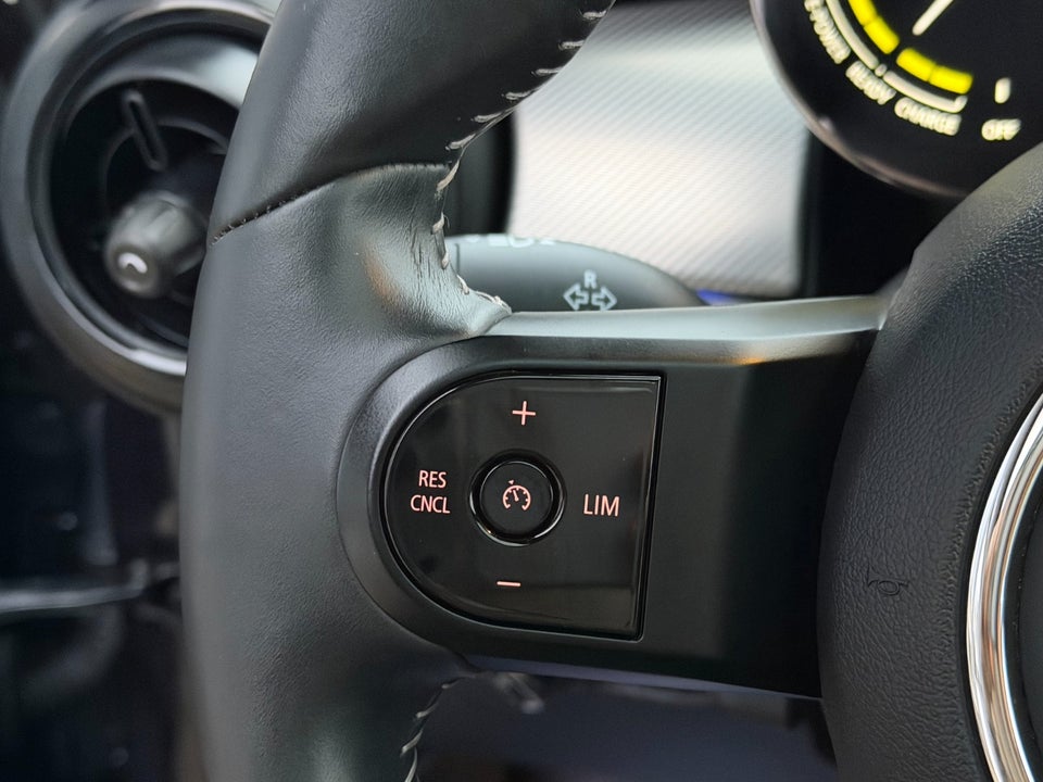 MINI Cooper SE Maximise 3d