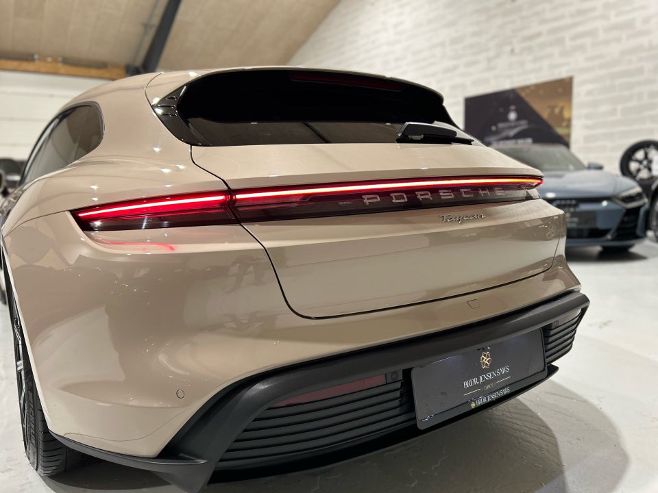 Porsche Taycan Performance+ Sport Turismo 5d
