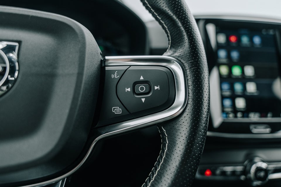 Volvo XC40 P8 ReCharge Twin R-Design 5d