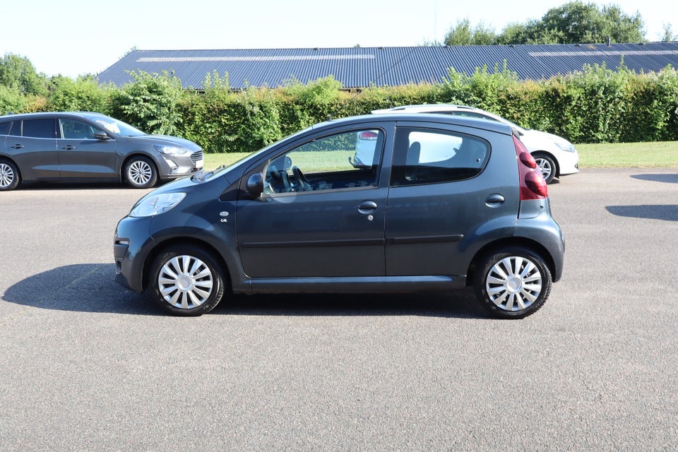 Peugeot 107 1,0 Champion Connect 5d
