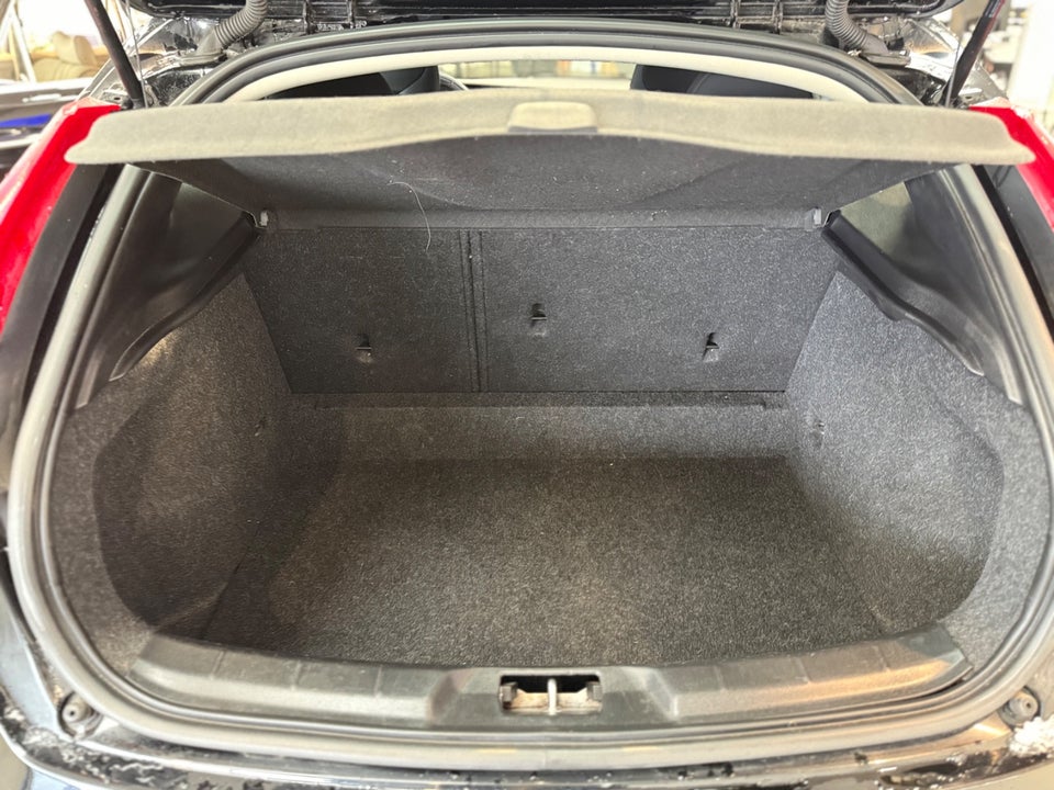 Volvo V40 2,0 D2 120 Momentum Eco 5d