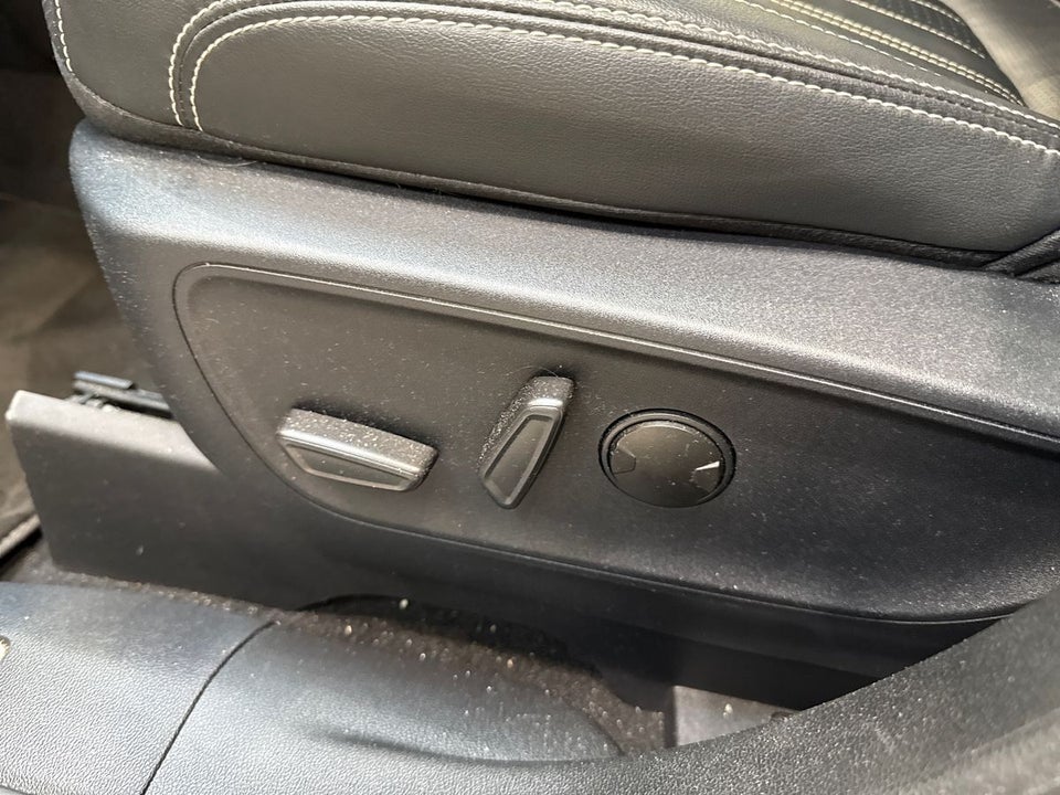 Ford Kuga 2,5 PHEV Vignale CVT 5d