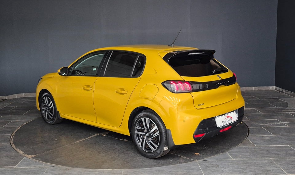Peugeot 208 1,2 PureTech 100 Allure EAT8 5d