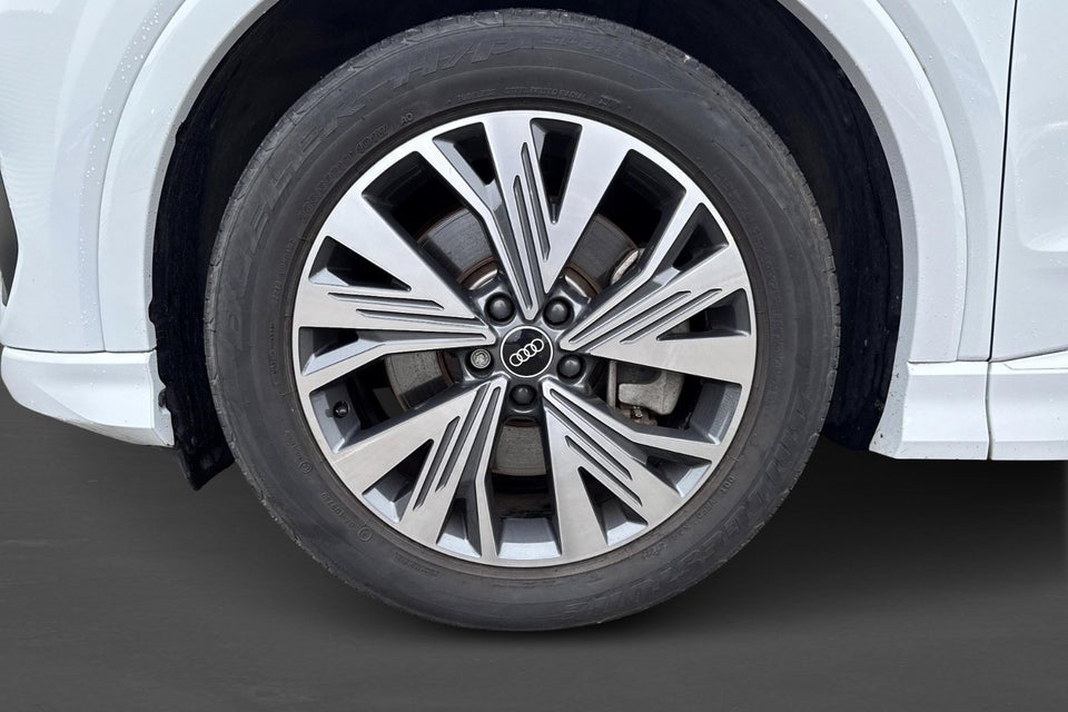 Audi Q4 e-tron 40 Advanced 5d