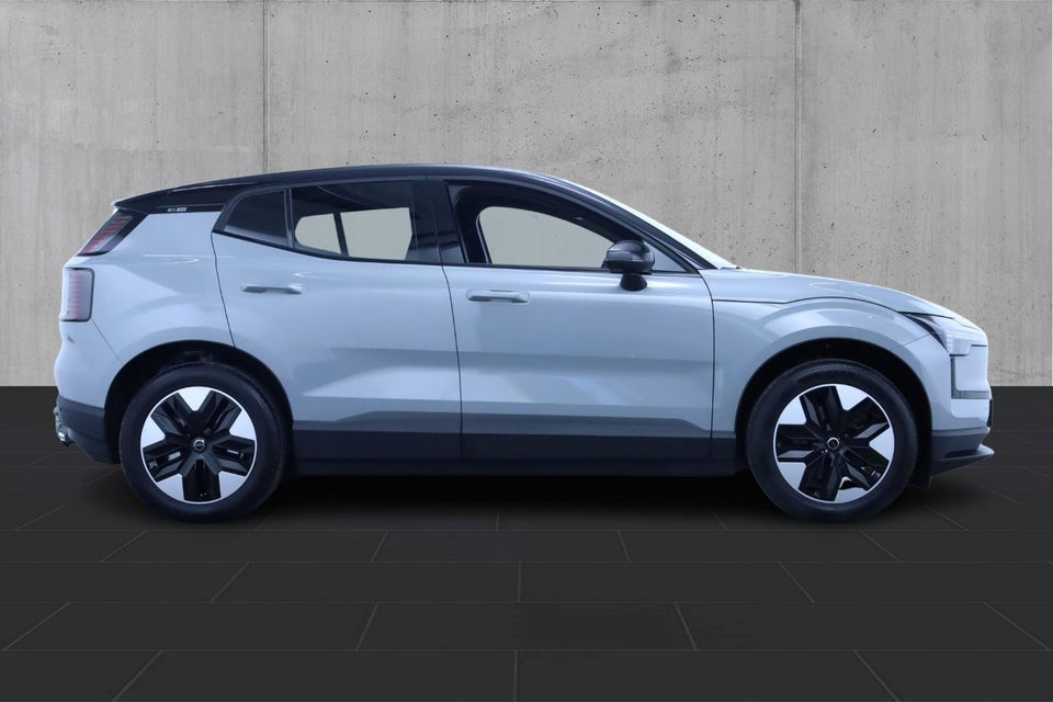 Volvo EX30 Standard Range Plus 5d