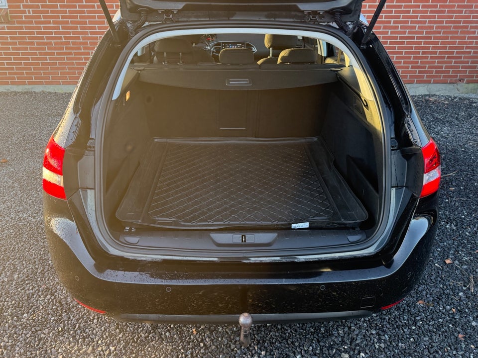 Peugeot 308 1,5 BlueHDi 130 Allure Business SW EAT8 5d