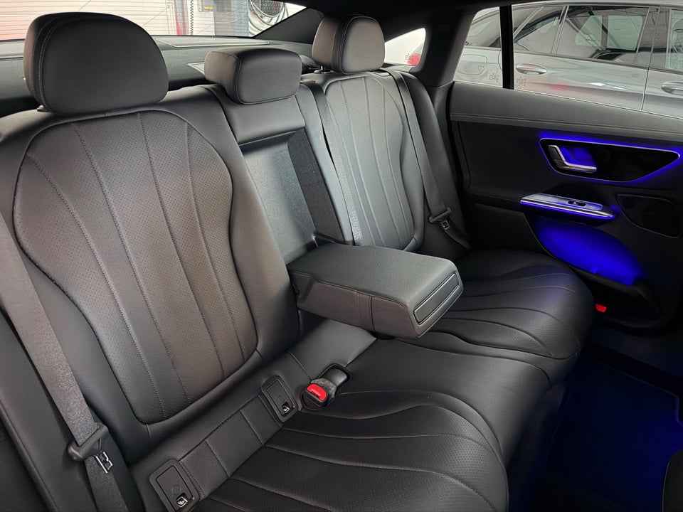 Mercedes EQE300 Avantgarde 4d