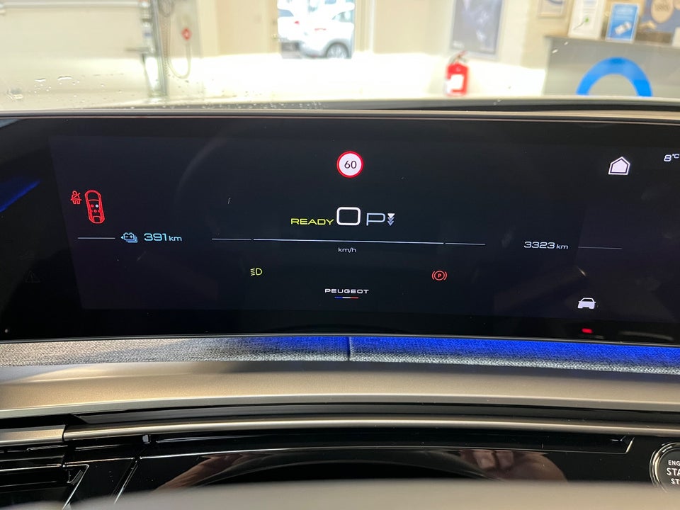 Peugeot e-3008 77 GT Pack 5d