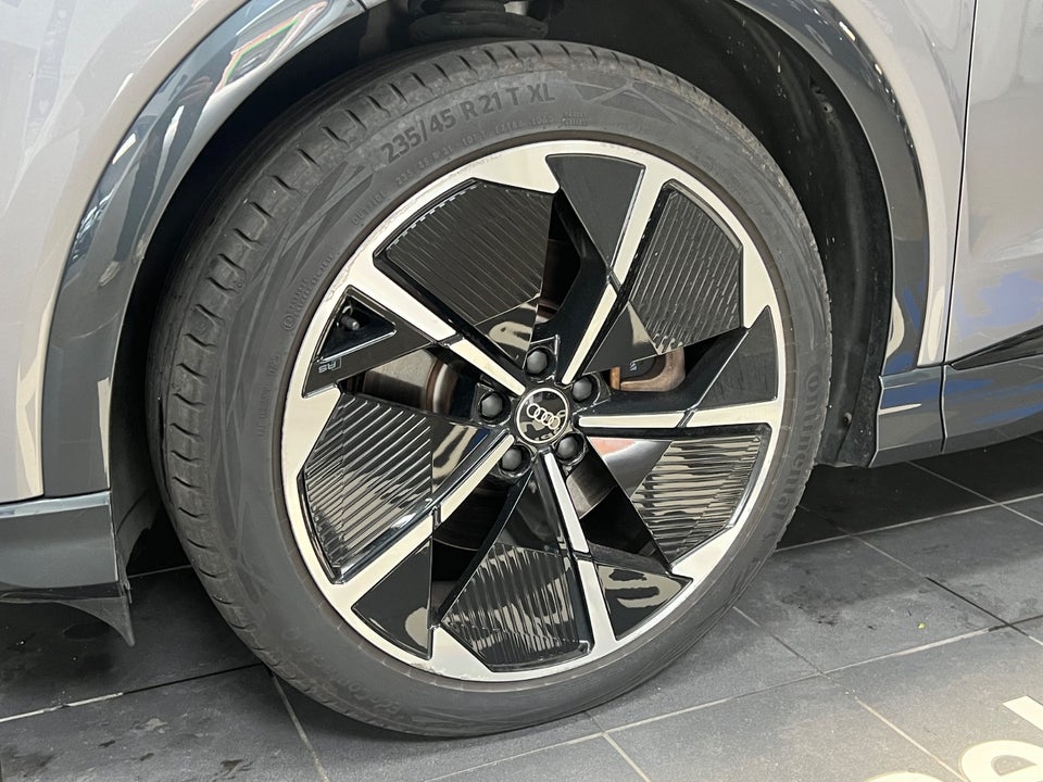 Audi Q4 e-tron 45 S-line quattro 5d