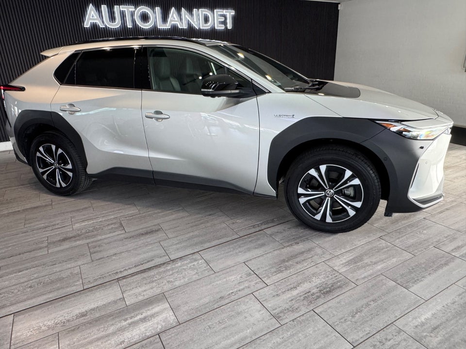Toyota bZ4X Executive AWD 5d