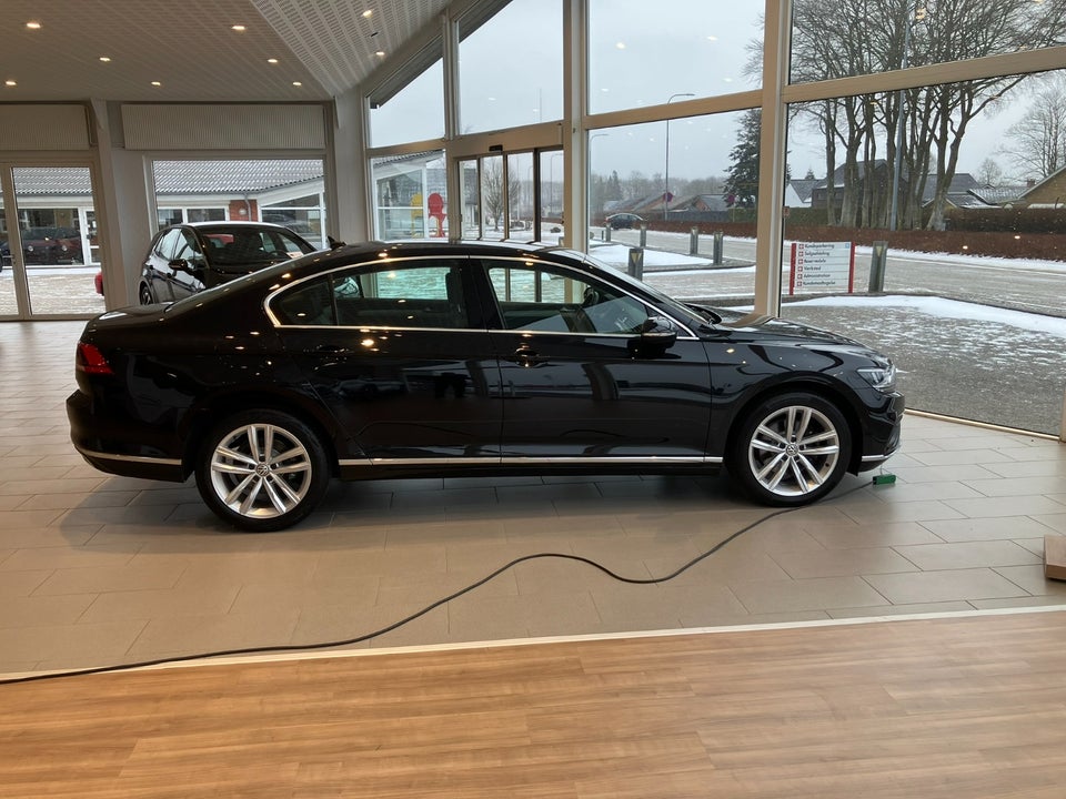 VW Passat 2,0 TDi 150 Elegance+ Pro DSG 4d