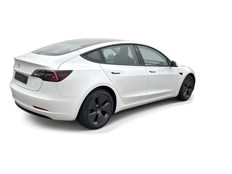Tesla Model 3 Standard Range+ RWD 4d