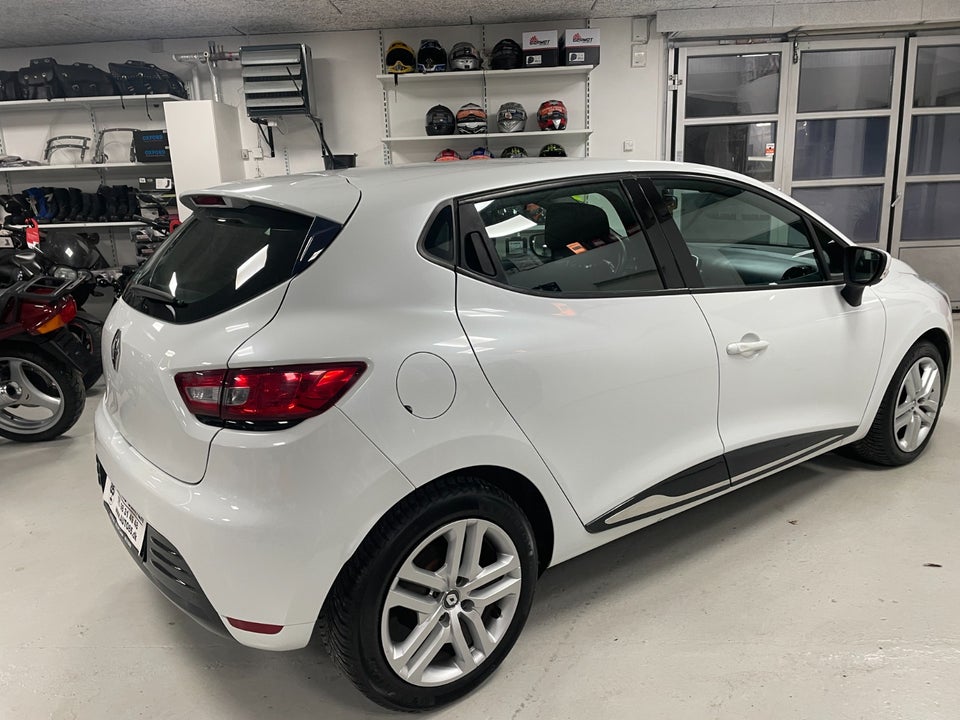 Renault Clio IV 1,5 dCi 90 Zen 5d