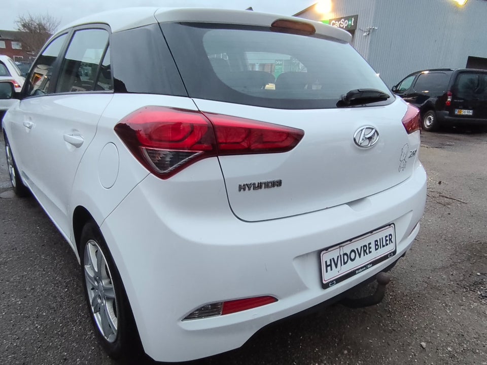 Hyundai i20 1,25 Passion 5d