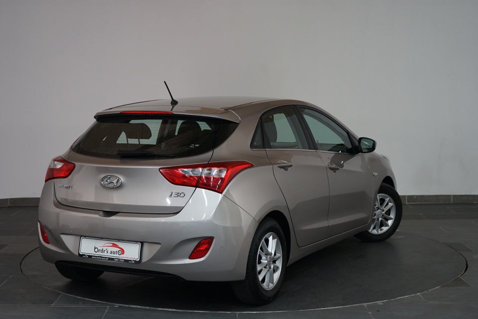 Hyundai i30 1,6 CRDi 110 Trend 5d