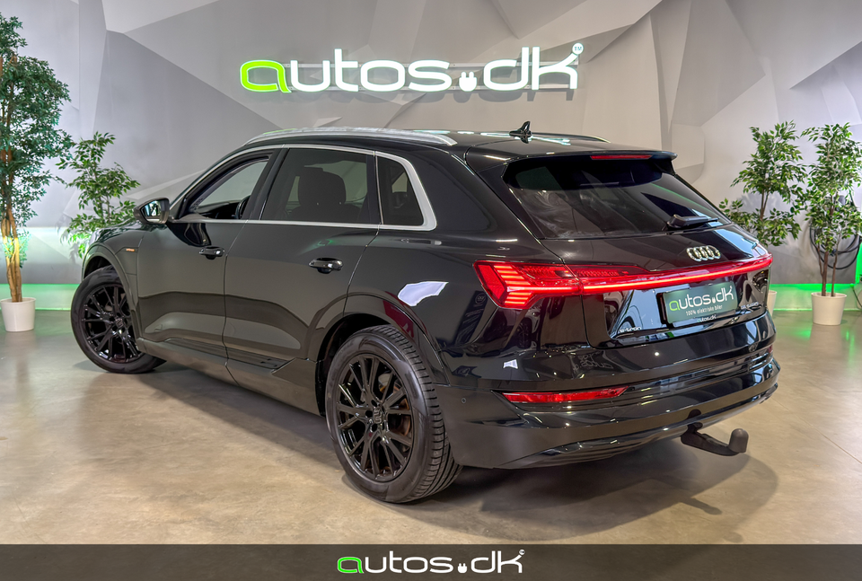 Audi e-tron 55 quattro 5d