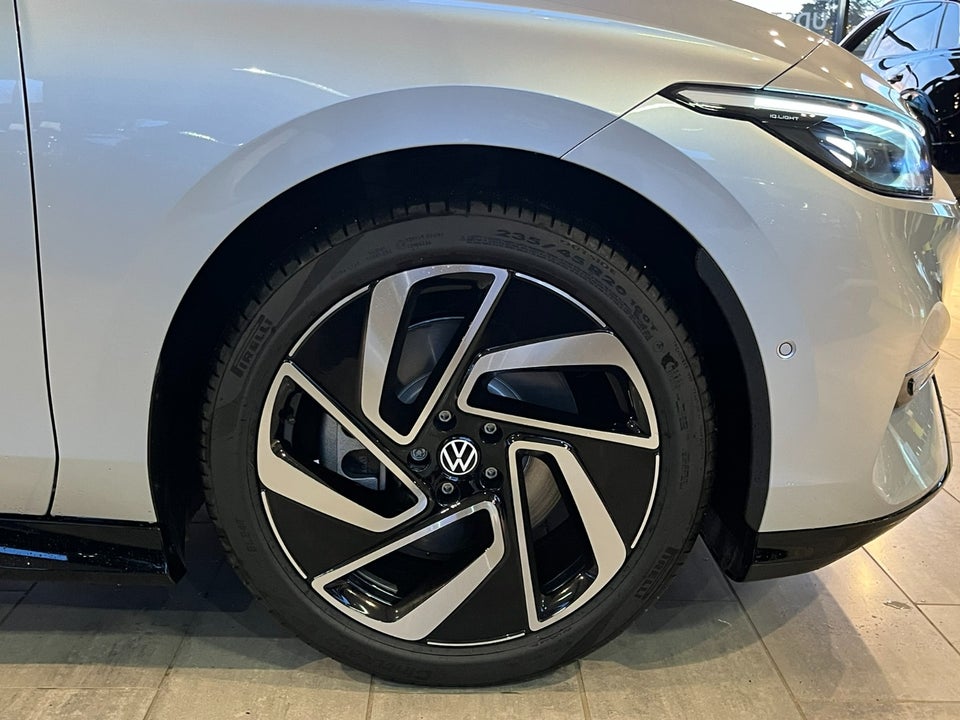 VW ID.7 77 Style+ Tourer 5d