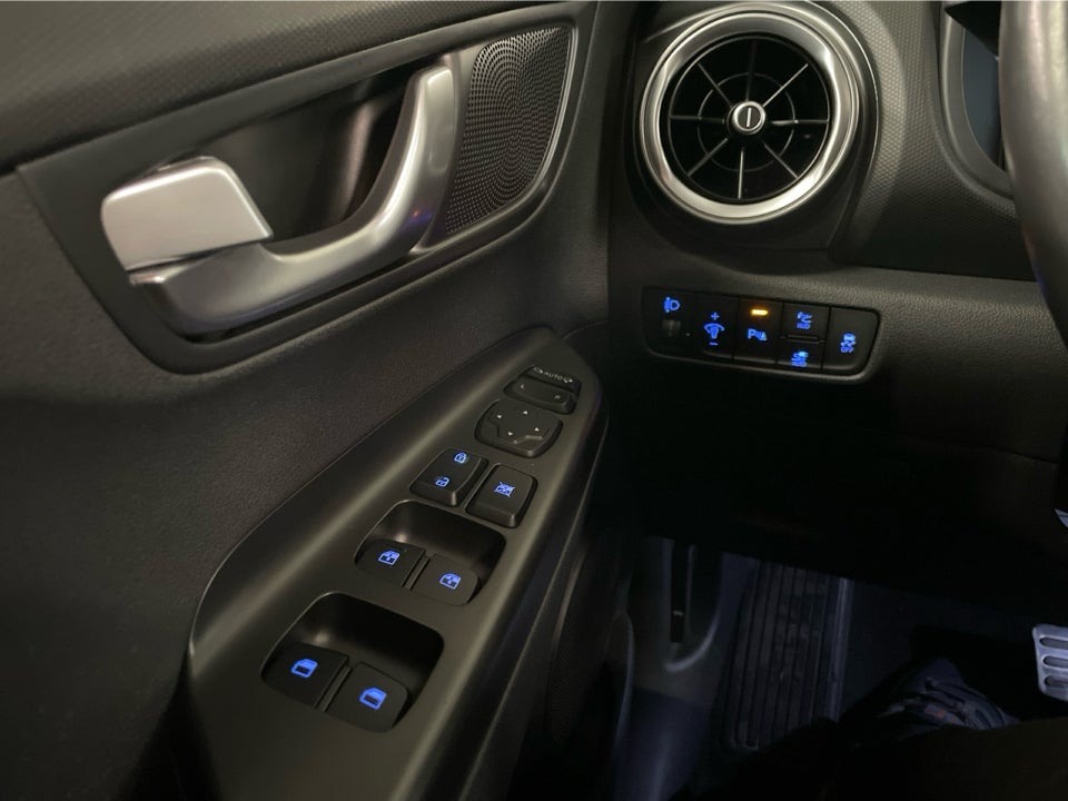 Hyundai Kona 64 EV Premium 5d