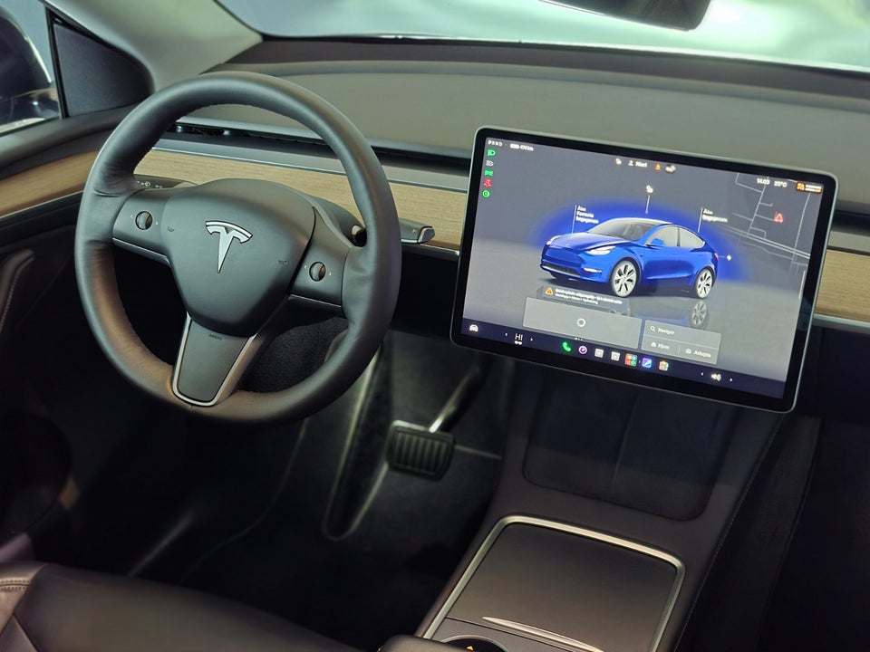 Tesla Model Y Long Range AWD 5d
