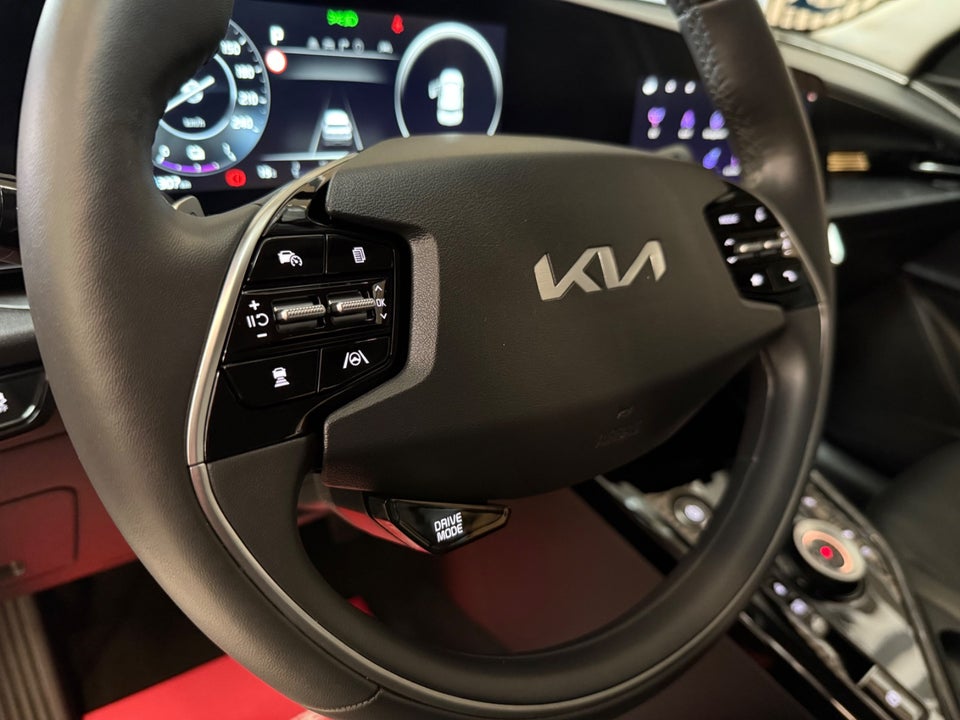 Kia Niro 64 EV Access Plus 5d
