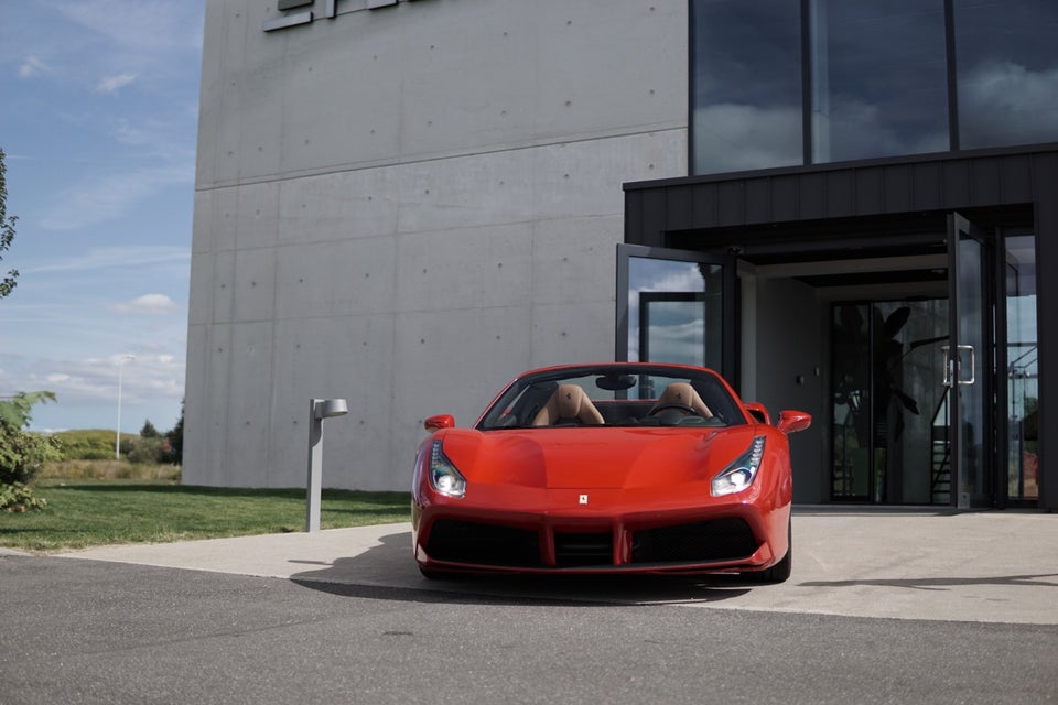 Ferrari 488 Spider 3,9 DCT 2d
