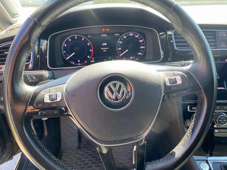 VW Golf VII 1,5 TSi 150 R-line DSG Van 5d