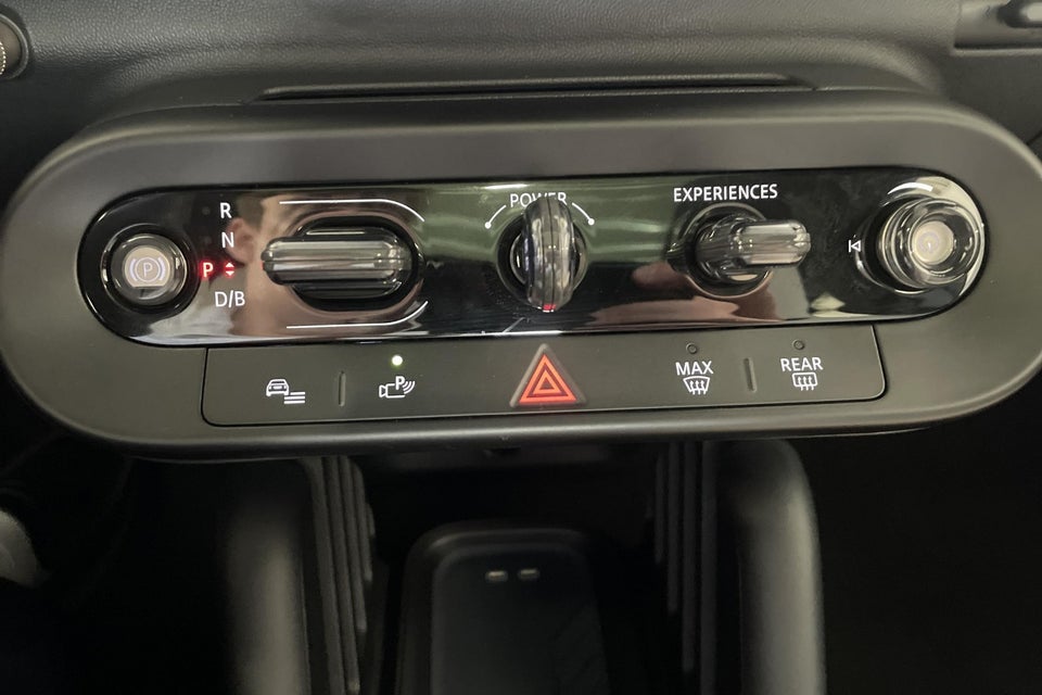 MINI Cooper SE Favoured Trim XL 3d