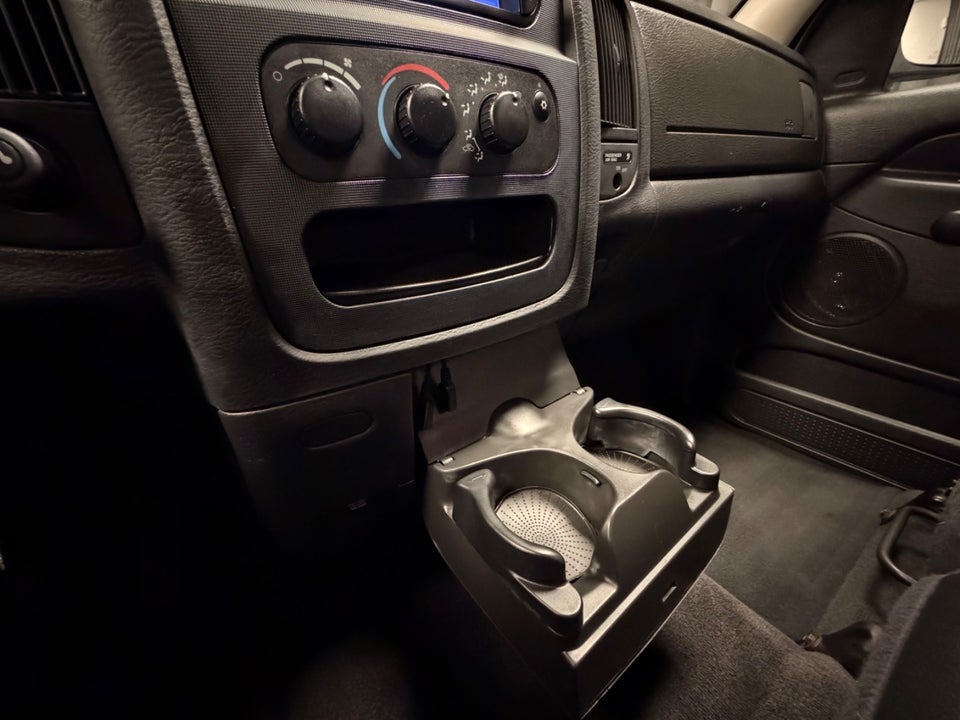 Dodge RAM 1500 4,7 V8 aut. 2d