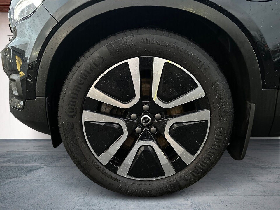 Volvo XC40 1,5 T5 ReCharge Momentum aut. 5d