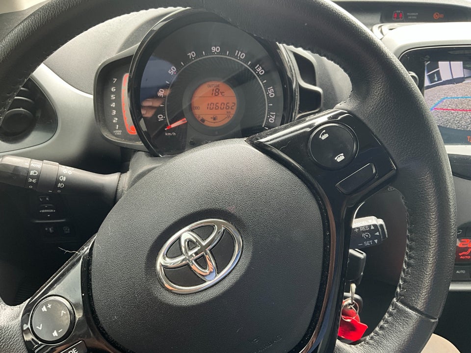 Toyota Aygo 1,0 VVT-i x-play 5d