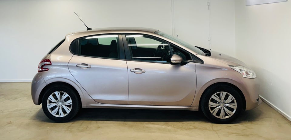 Peugeot 208 1,2 VTi Active 5d