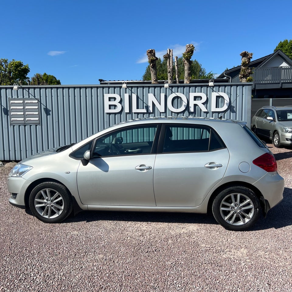 Toyota Auris 1,6 Luna+ 5d