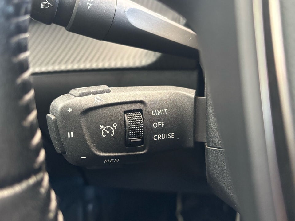 Peugeot 208 1,2 PureTech 100 Allure Sky 5d