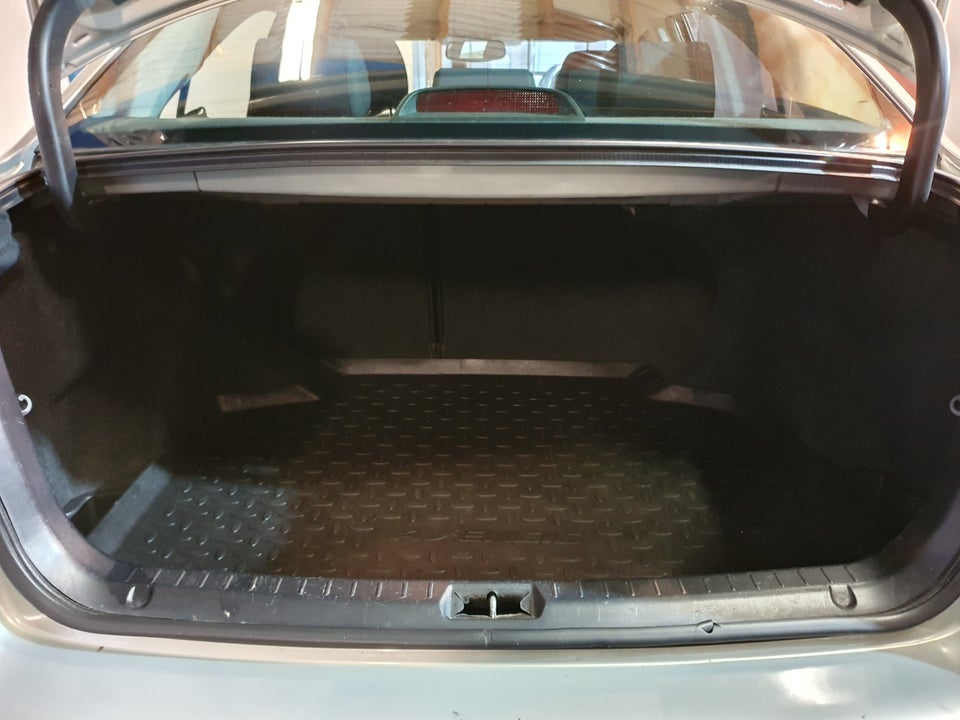 Toyota Avensis 1,8 VVT-i Sol aut. 4d