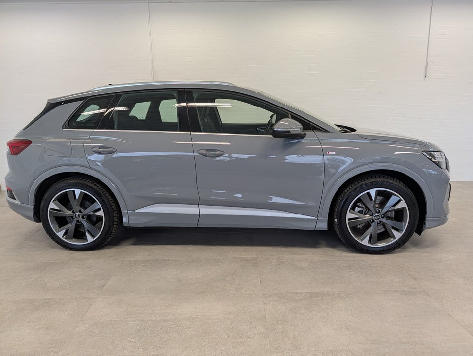 Audi Q4 e-tron 45 S-line 5d